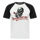 Baseball Darts T-Shirt Motiv "Auf 180" fuer Maenner (druck vorne) - Weiß/Schwarz