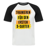 Baseball Darts-T-Shirt Motiv "9-Darter" (Druck vorne) - Weiß/Schwarz