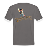 Kontrast-Darts T-Shirt fuer Maenner: Motiv Schweine Cricket (Druck hinten) - Dunkelgrau/Weiß